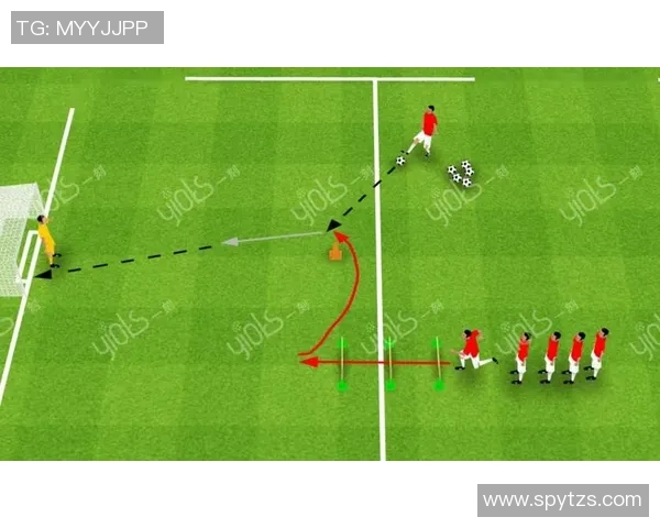 足球明星左脚不擅长踢球的背后原因与训练技巧解析